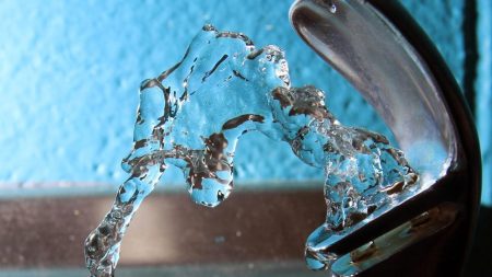 L’eau du robinet des villes françaises contaminée par des produits chimiques toxiques à jamais, prévient une étude