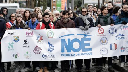 Les dirigeants juifs mettent en garde contre la montée de la haine alors que la France se souvient des victimes des supermarchés