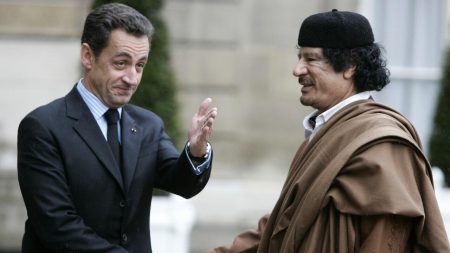 L'ex-président français Sarkozy jugé pour le prétendu pacte de Kadhafi