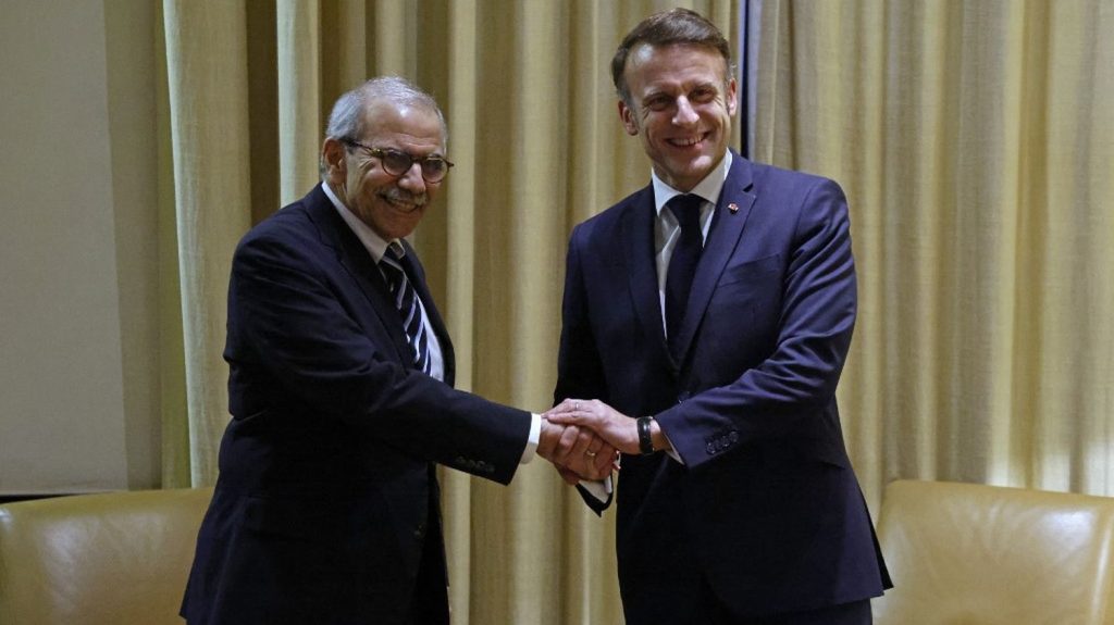 Emmanuel Macron annonce une nouvelle conférence internationale à Paris "pour la reconstruction" du Liban