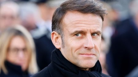 Ukraine : la « diplomatie du téléphone » de Macron en coulisses :
Infographies
Emmanuel Macron poursuit sa chute de popularité, François Bayrou à la peine, selon un sondage
