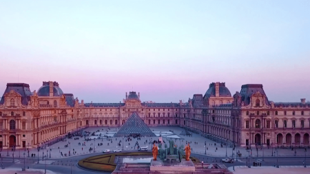 Macron redessine les plans du Musée du Louvre Musée du Louvre : Emmanuel Macron refait les plans