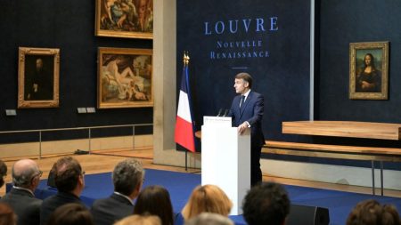 Macron révèle la refonte du Louvre avec un espace exclusif pour Mona Lisa en bold révision