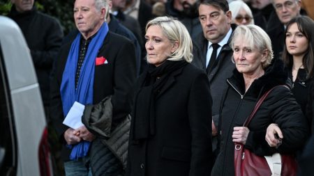 Mort de J.-M. Le Pen : Marine ne pardonne pas son exclusion du Front national Mort de Jean-Marie Le Pen : Marine Le Pen dit qu'elle ne se "pardonnera jamais" l'exclusion de son père du Front national