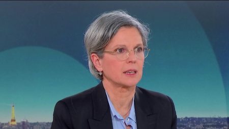 Mort de Le Pen : Rousseau critique une fête « déconnectée de la réalité politique » Mort de Jean-Marie Le Pen : Sandrine Rousseau déplore "une fête en décalage avec la réalité politique dans laquelle nous sommes"