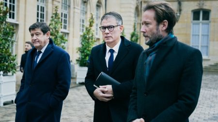 PS annule réunion budgétaire après propos de Bayrou sur « submersion migratoire » Négociations sur le budget : le PS annule une réunion avec le gouvernement après les propos de François Bayrou sur la "submersion migratoire"