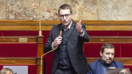 Politique migratoire : le PS pourrait censurer le gouvernement après la circulaire Retailleau Circulaire Retailleau : le PS mettra "dans la balance" la politique migratoire pour censurer ou non le gouvernement