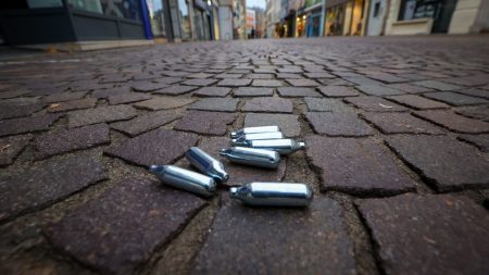 Protoxyde d’azote : proposition de loi pour restreindre la vente aux professionnels "C'est tout sauf drôle" : une proposition de loi examinée pour restreindre la vente de protoxyde d'azote aux professionnels uniquement