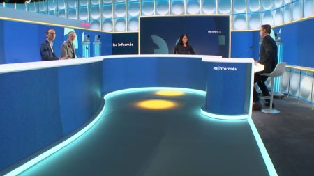 Retraités aisés: fin de vie, taxe… débat avec Salhia Brakhlia et Renaud Dély – 22 janvier Fin de vie, taxe pour les retraités aisés... Les informés du matin du mercredi 22 janvier
Tous les matins, les informés débattent de l'actualité autour de Salhia Brakhlia et Renaud Dély.