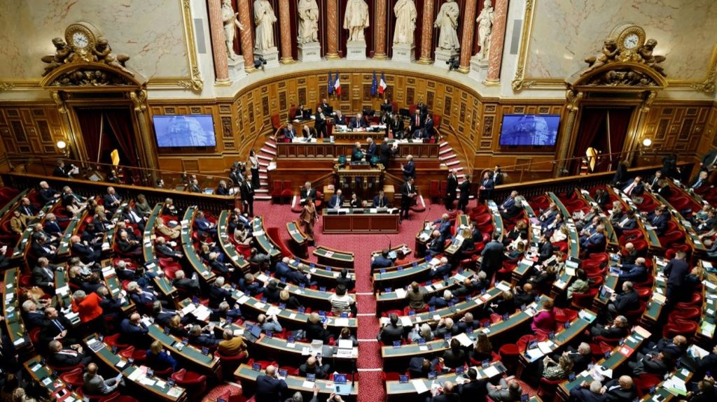 Budget 2025 : le Sénat vote la suppression du haut-commissariat au Plan, dont François Bayrou est à la tête