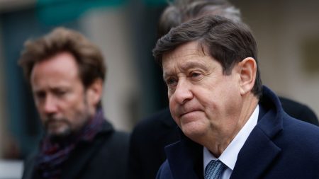 Sénateur PS Patrick Kanner optimiste sur l’accord de non-censure en négociation Négociations d'un accord de non-censure : "Comme ça avance tous les jours, j'ai envie d'être optimiste", déclare Patrick Kanner, sénateur PS