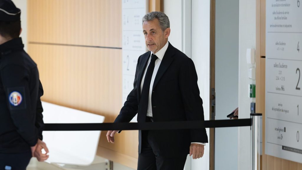 "Une indignité" : au procès des soupçons de financement libyen, le cri des victimes de l'attentat du DC-10 d'UTA face à Nicolas Sarkozy