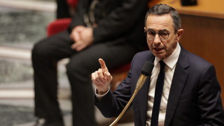 Tensions France-Algérie : Retailleau appelle à « tourner la page » Tensions entre la France et l'Algérie : Bruno Retailleau appelle à "tourner la page"