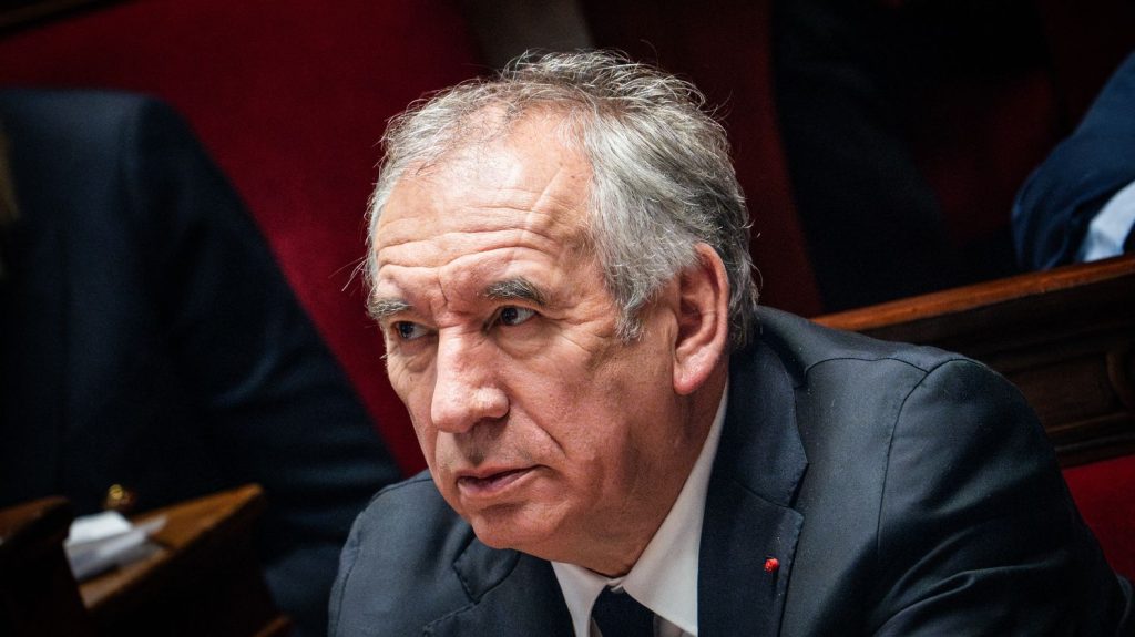 Comment François Bayrou s'est impliqué personnellement dans la reprise de la liaison aérienne entre Pau et Paris-Orly