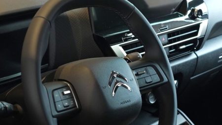 Airbags défectueux : 250 000 Citroën immobilisées en France Airbags défectueux : 250 000 véhicules Citroën vont être immobilisés dans toute la France