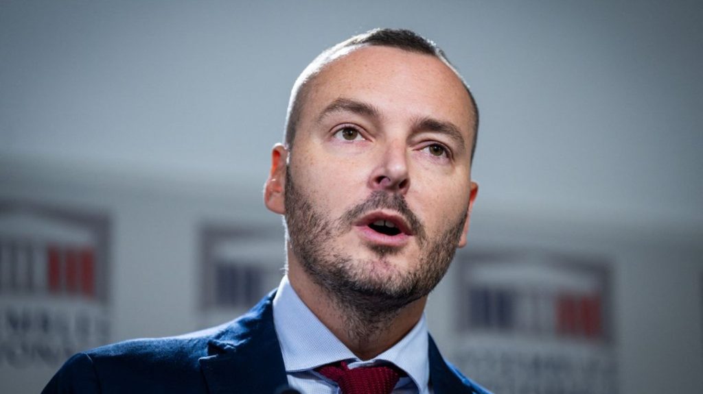 Le bureau de l'Assemblée nationale saisi après que le député RN Frédéric Falcon a qualifié l'insoumise Ersilia Soudais "d'antisémite notoire"