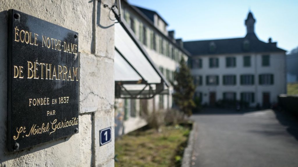 Bétharram : en 1996, le rapport de l'inspection académique affirmait que l'institution n'était "pas un établissement où les élèves sont brutalisés"