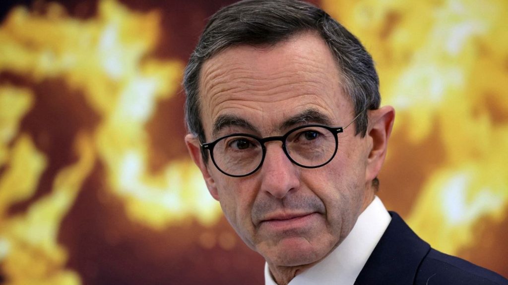 "Il a 2027 en ligne de mire" : pourquoi Bruno Retailleau a décidé de se lancer dans la bataille pour la présidence des Républicains