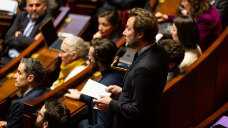 Budget 2025 : les députés socialistes s’opposent à la censure du gouvernement Bayrou Budget 2025 : les députés socialistes se prononcent contre la censure du gouvernement Bayrou
