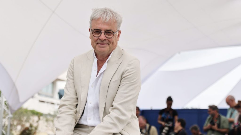:
    le dernier publié



  



  


      

  

  
    
    Remporter un César "sera juste une cerise sur le gâteau", confie le réalisateur du film "En Fanfare"

          Le film compte 2,5 millions d'entrées et est nommé dans sept catégories aux César. "Avec toutes ces nominations et tout le succès que le film a rencontré, le contrat est déjà très bien rempli", estime le réalisateur Emmanuel Courcol.
    
    
          Diffusé le 28/02
                      
        2min