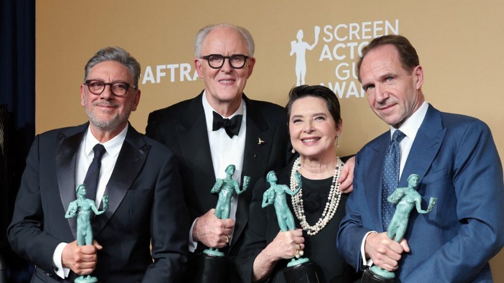 Avant les Oscars, "Conclave" remporte le premier prix des SAG Awards à Los Angeles