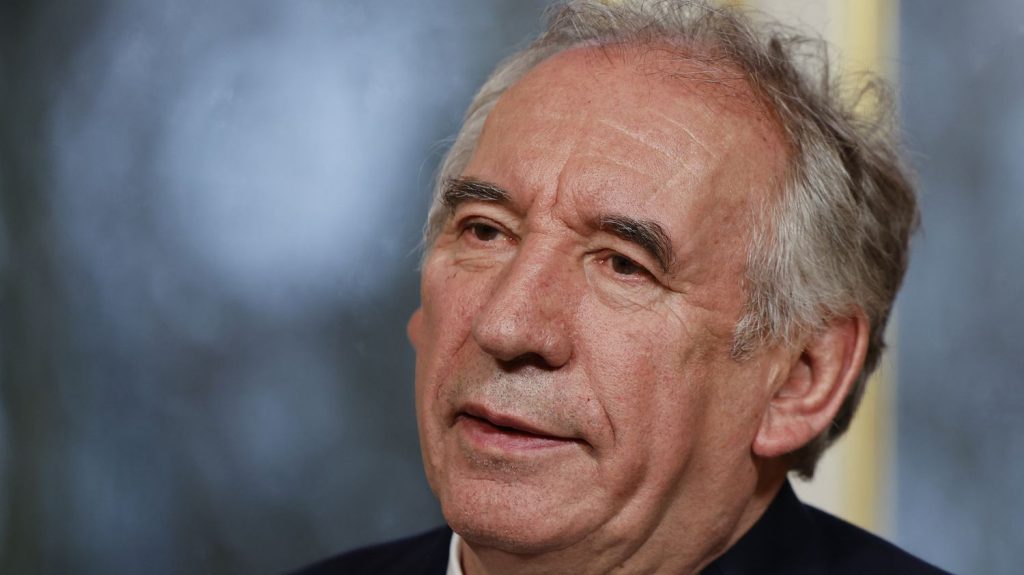 "On n'a jamais connu une crise d'une telle intensité avec l'Algérie depuis l'indépendance de 1962", selon un spécialiste des relations internationales