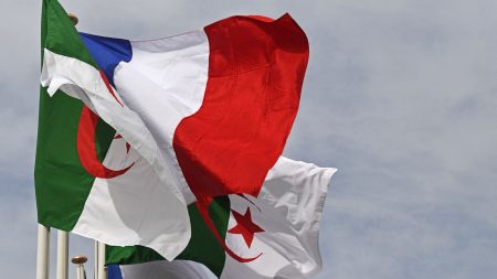 Crise diplomatique Algérie : l’accord de 1968 contesté par la droite et l’extrême droite Crise diplomatique avec l'Algérie : trois questions sur l'accord de 1968, remis en cause par une partie de la droite et l'extrême droite