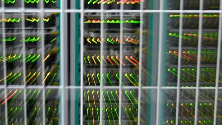 Data centers : piliers de la souveraineté numérique française et de l’intelligence artificielle Intelligence artificielle : trois questions sur les data centers, essentiels pour la souveraineté numérique de la France