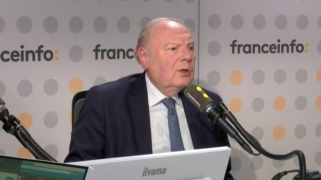 Déficit du système des retraites : "On ne peut plus rester sur le système par répartition", estime le président du groupe Union centriste au Sénat

          Le déficit du système des retraites atteindra près de 15 milliards d'euros en 2035, estime la Cour des comptes dans un rapport commandé par Matignon.