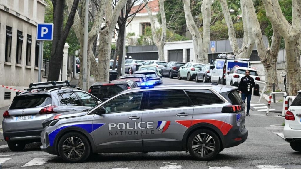 Des scientifiques français devant le tribunal pour attaque contre le consulat russe à Marseille