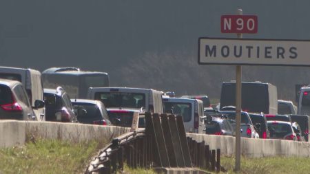 Éboulement en Savoie : 24h de chaos routier autour de la station de la Tarentaise Éboulement en Savoie : 24 heures de galère sur les routes aux abords de la station de la Tarentaise