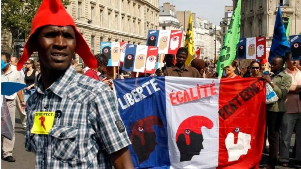 Faits vs sentiments: la France est-elle vraiment «inondé» par des étrangers?
