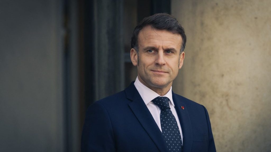 Guerre en Ukraine : Emmanuel Macron se dit "engagé" pour que "la sécurité des Européens sorte confortée" des négociations, avant sa rencontre avec Donald Trump