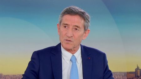 Guerre en Ukraine : La France, leader militaire, approuvée par le général Dutartre à Washington Guerre en Ukraine : "La France est leader en termes militaires, ce n'est pas plus mal qu'elle soit à Washington", estime le général Patrick Dutartre