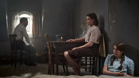 "La Vie devant moi" : l'incroyable histoire vraie d'une famille juive cachée dans une chambre de bonne sous l'Occupation