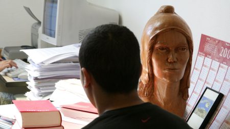 :
    Reportage




  



  


  
  "La justice des enfants repose sur le principe de l'éducabilité" : les juges et les éducateurs vent debout contre la comparution immédiate des mineurs