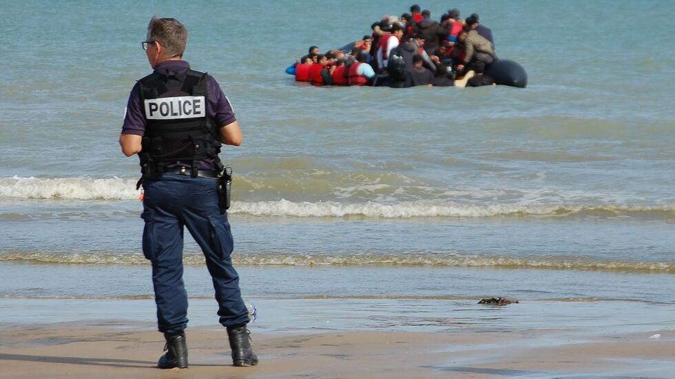 Le ministre français de l'Intérieur, Bruno Retailleau, souhaite que la police française puisse arrêter des personnes essayant de traverser illégalement la Manche anglaise pour le Royaume-Uni avant de partir dans des navires de fortune souvent dangereux.