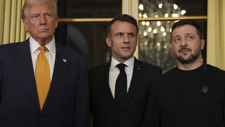 Le président français Macron met en garde contre la «capitulation» dans l'accord de paix ukrainien