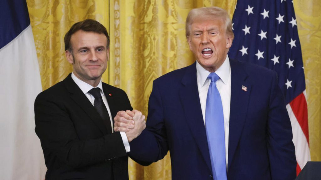 Le président français Macron s'est mis à brècher les dirigeants de l'UE sur les détails des pourparlers de Trump