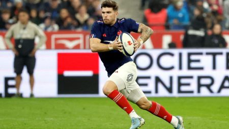 Le retour de Jalibert et Penaud de France pour le rugby des six nations s'affronter avec l'Angleterre