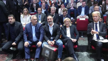 Les dirigeants d'extrême droite d'Europe saluent Trump et minimisent la menace des tarifs américains