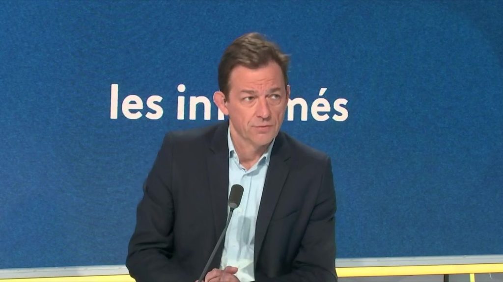 Consultations de Macron sur l'Ukraine, Richard Ferrand au conseil constitutionnel... Les informés du matin du jeudi 20 février 2025