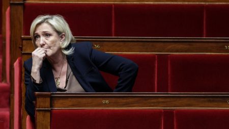 Marine Le Pen : enjeu politique majeur pour Richard Ferrand, nouveau président du Conseil constitutionnel L'avenir politique de Marine Le Pen, premier dossier pour le nouveau président du Conseil constitutionnel Richard Ferrand