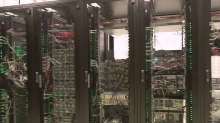 Marseille : les data centers sont-ils trop nombreux ? Marseille : les data centers sont-ils trop nombreux dans la cité phocéenne ?