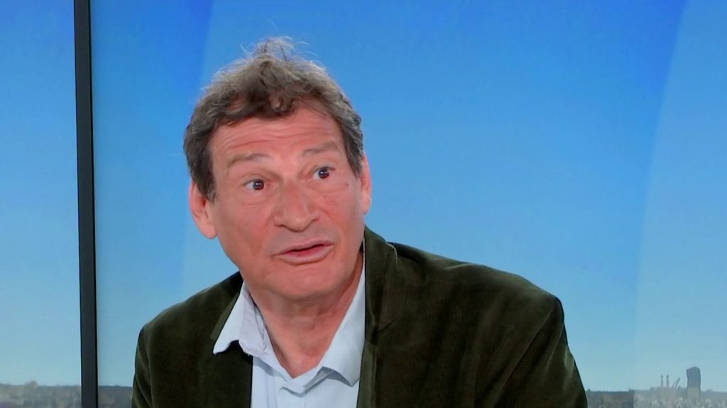 Mohamed Amra : "C'est d'abord une enquête française, d'énormes moyens d'investigation techniques ont été mis en place", explique Jean-Michel Décugis, grand reporter au "Parisien"
