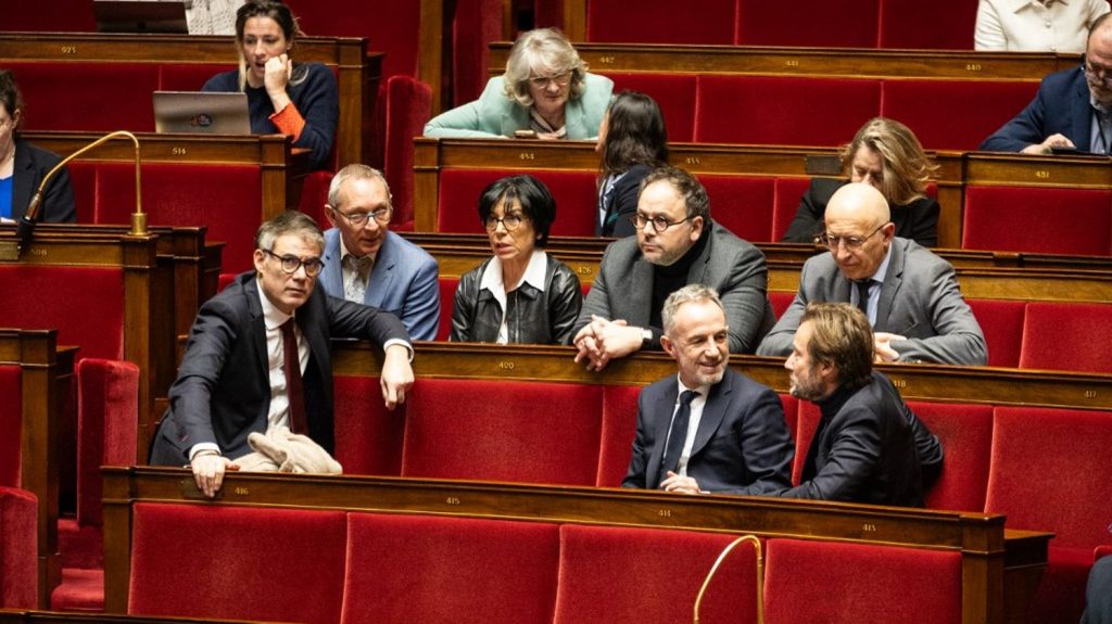 Gouvernement de François Bayrou : pourquoi la motion de censure déposée par le Parti socialiste est vouée à l'échec
