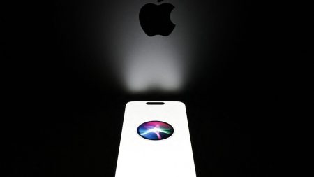 Apple visé par une plainte en France pour violation massive des données privées