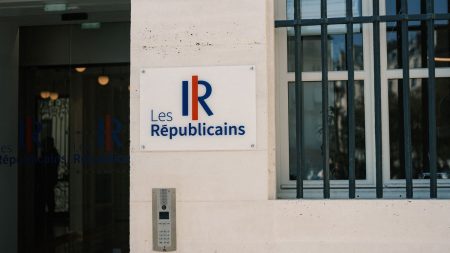 LR à l’Assemblée rejette à l’unanimité la candidature de Richard Ferrand au Conseil Constitutionnel "Toutes les possibilités sont ouvertes" : Les Républicains pensent déjà à la présidentielle, mais veulent éviter une nouvelle guerre fratricide