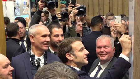 Salon Agriculture 2025 : accueil plus serein pour Macron Salon de l'agriculture 2025 : une accueil nettement moins houleux pour Emmanuel Macron