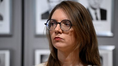 Scandale des crèches privées : "Je réserve mes commentaires pour la Cour de justice de la République", réagit Aurore Bergé